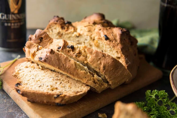 Ирландский содовый хлеб: рецепты и ложка истории