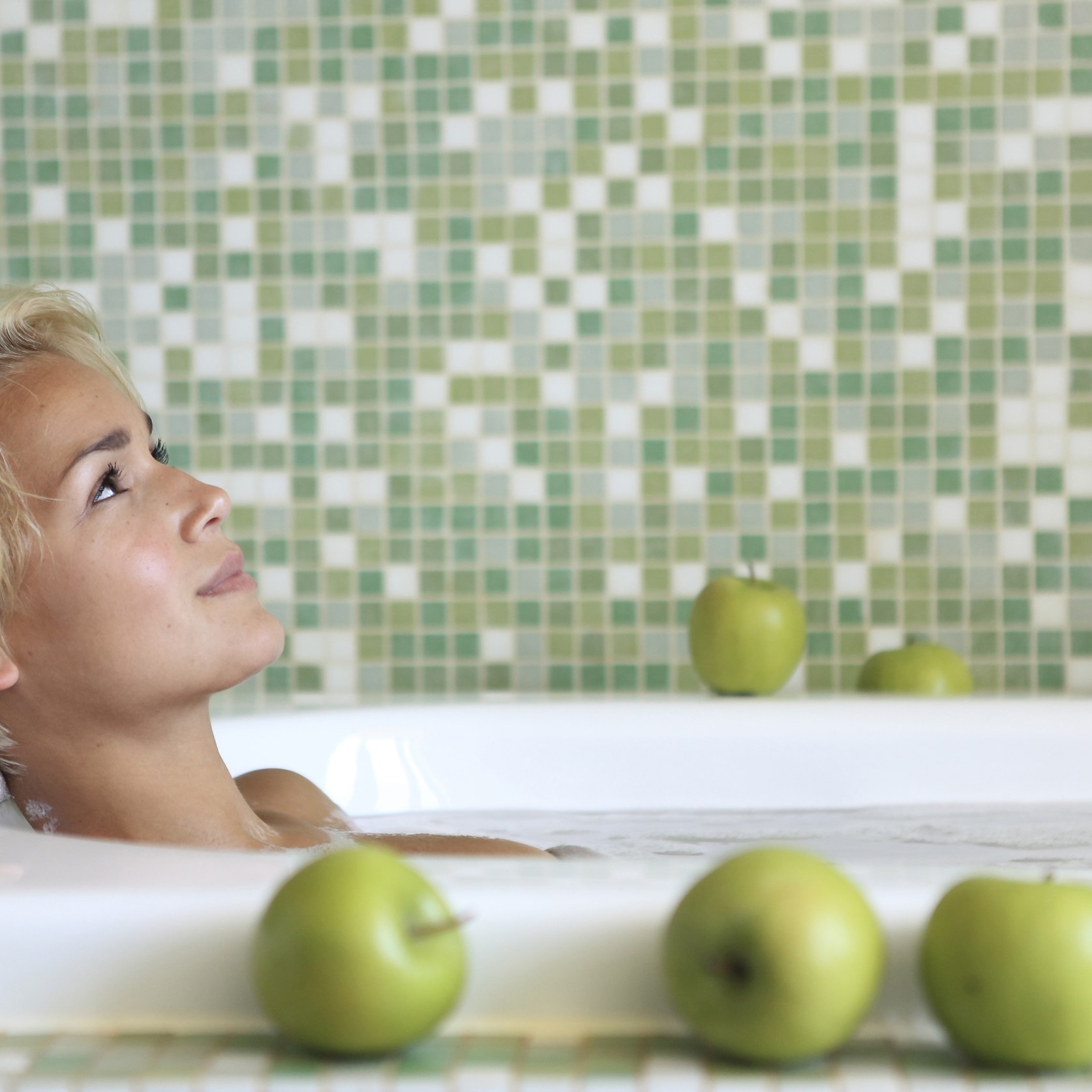Ванна и ванночки с содой: популярные рецепты, польза и правила применения